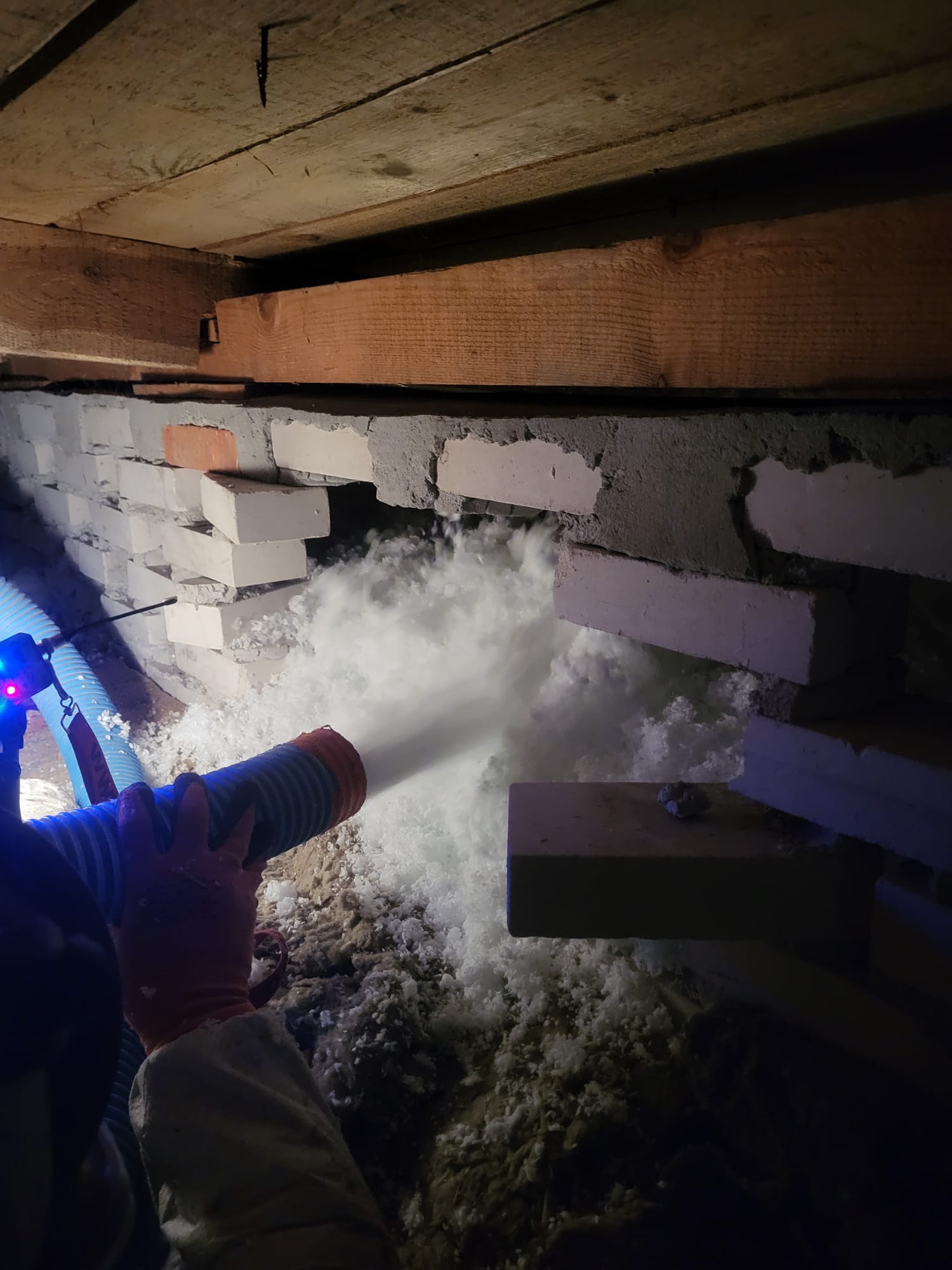 Izolacja pianą nawet najmniejszych przestrzeni zwiększa odporność ogniową