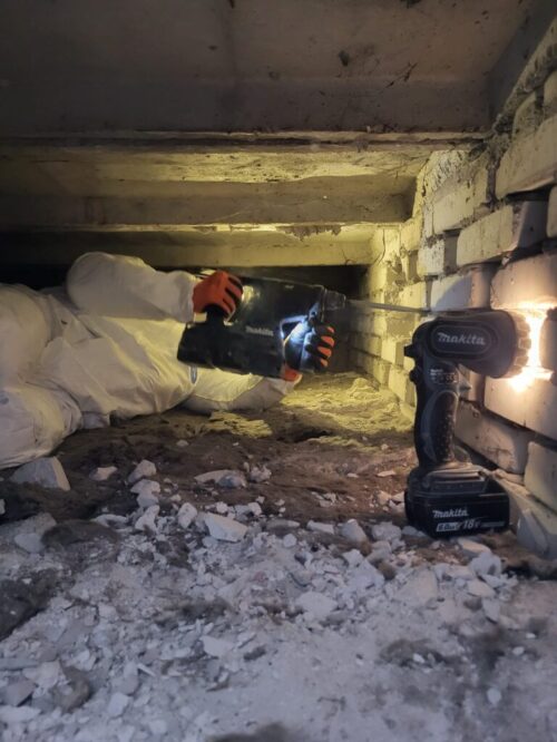 Ocieplanie stropu przy użyciu celulozy można uzyskać przy pomocy programu Czyste Powietrze