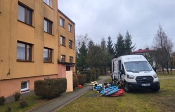 100% Eliminacja Wilgoci w Obiekcie Komercyjnym w Międzyrzecu Podlaskim W strategicznym projekcie w Międzyrzecu Podlaskim, zastosowaliśmy izolację fundamentów pianą PUR w obiekcie komercyjnym. Rezultat? Całkowite wyeliminowanie problemu wilgoci, co zabezpieczyło konstrukcję i przechowywane mienie, zapewniając bezpieczne i suche warunki.