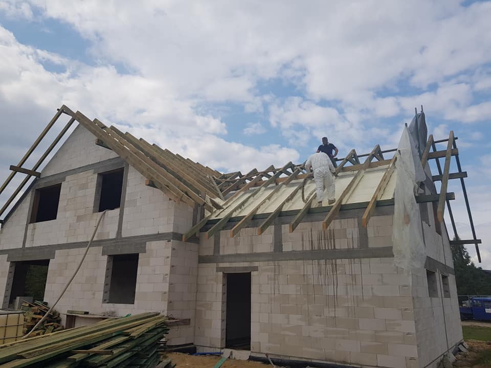 natryskowa-izolacja-dachu-piana-pur-bezpieczenstwo-na-lata natryskowa-izolacja-dachu-piana-pur-bezpieczenstwo-na-lata