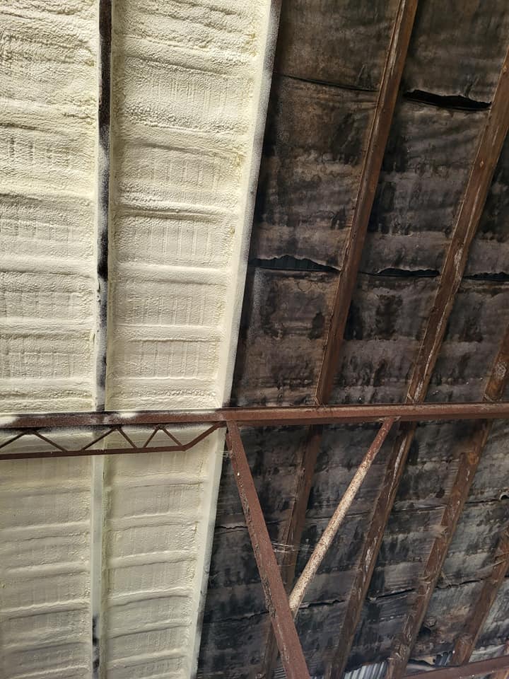 ocieplenie-hal-przemyslowych-piana-pur-nizsze-koszty-utrzymania ocieplenie-hal-przemyslowych-piana-pur-nizsze-koszty-utrzymania