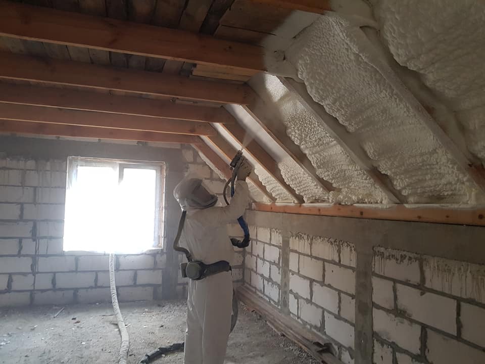 ocieplenie-poddasza-piana-pur-gwarancja-szczelnosci-na-dekady ocieplenie-poddasza-piana-pur-gwarancja-szczelnosci-na-dekady