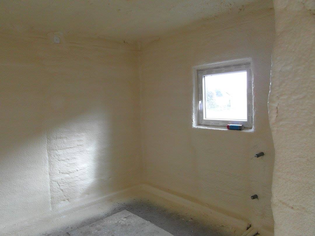 ocieplenie-scian-piana-pur-od-wewnatrz-skuteczna-termoizolacja ocieplenie-scian-piana-pur-od-wewnatrz-skuteczna-termoizolacja